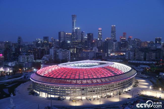 北京：“新工(gong)體”進行燈(deng)光測試