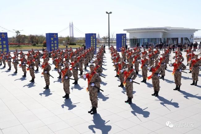 威武!這些新(xīn)兵入伍時獲(huo)贈“從戎之劍(jian)”!