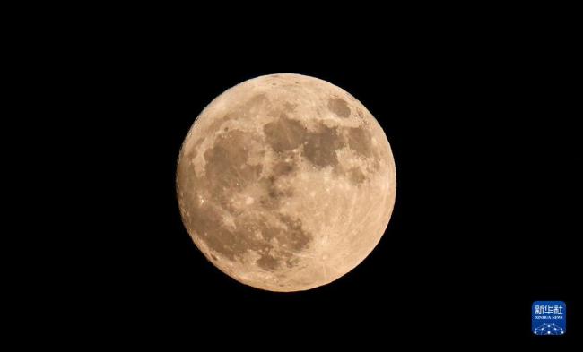 “超(chao)級月亮(liàng)”現身天(tian)宇