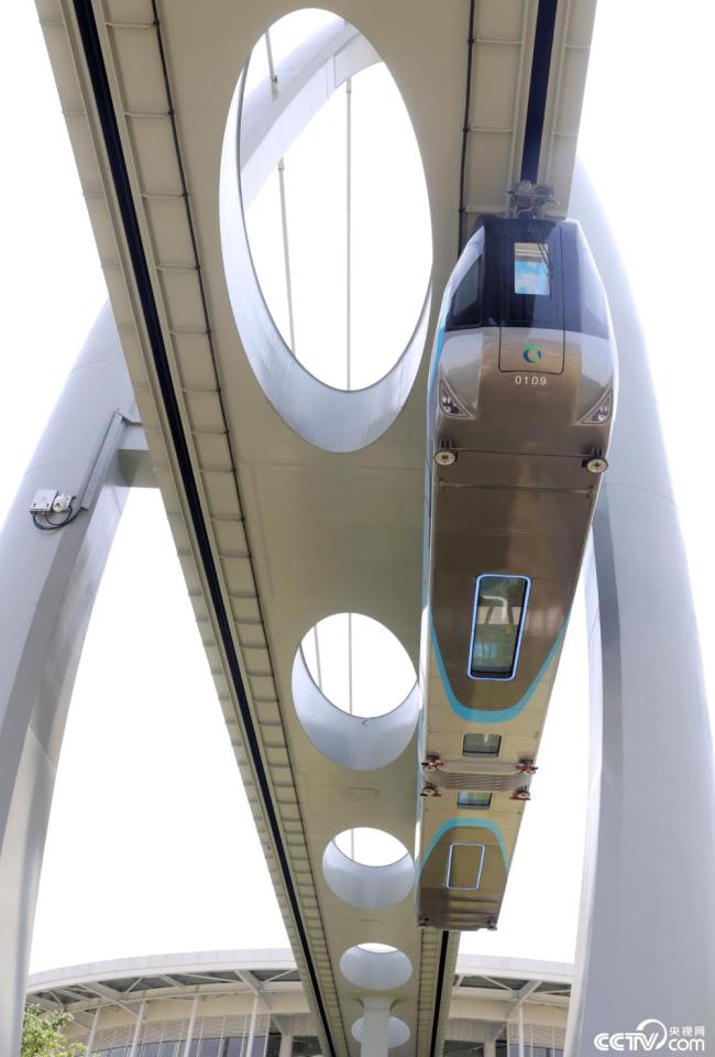 武漢(han)光谷空軌列車試(shi)車