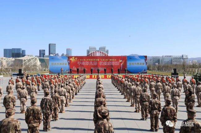 威武!這些新(xīn)兵入伍時獲(huo)贈“從戎之劍(jian)”!