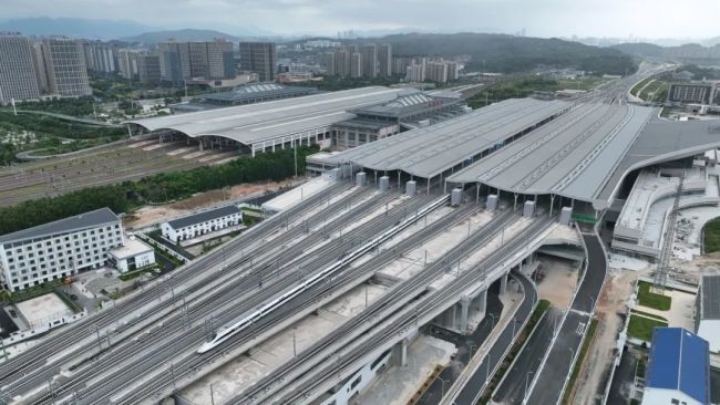 我國首條設計(ji)時速350公裡的跨(kuà)海高鐵開始試(shì)運行!