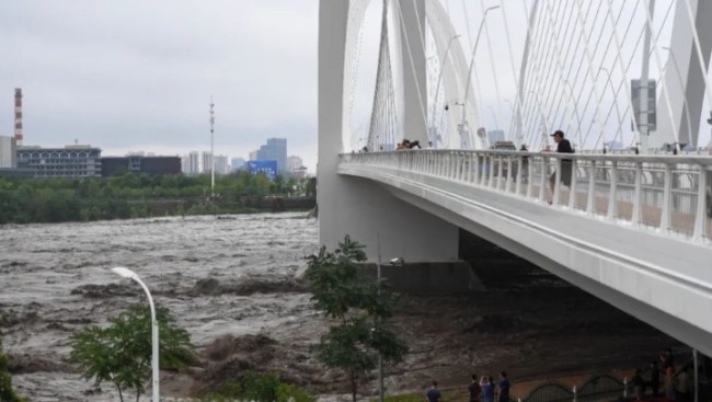 強降雨後!疾(ji)控提醒:做好家(jia)庭、外環境清潔(jie)消毒